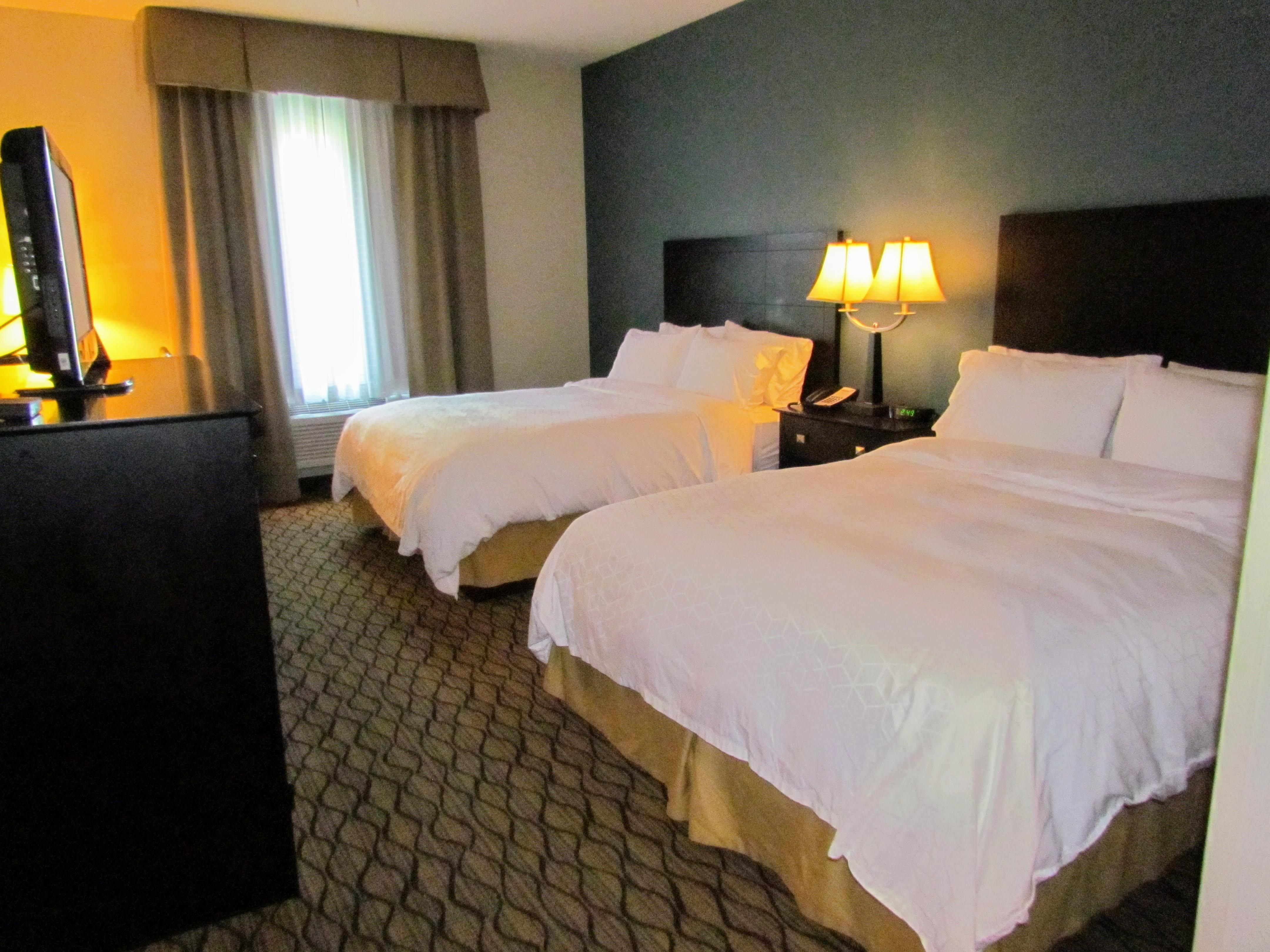 Holiday Inn Express Hotel & Suites Cadillac By Ihg Екстериор снимка