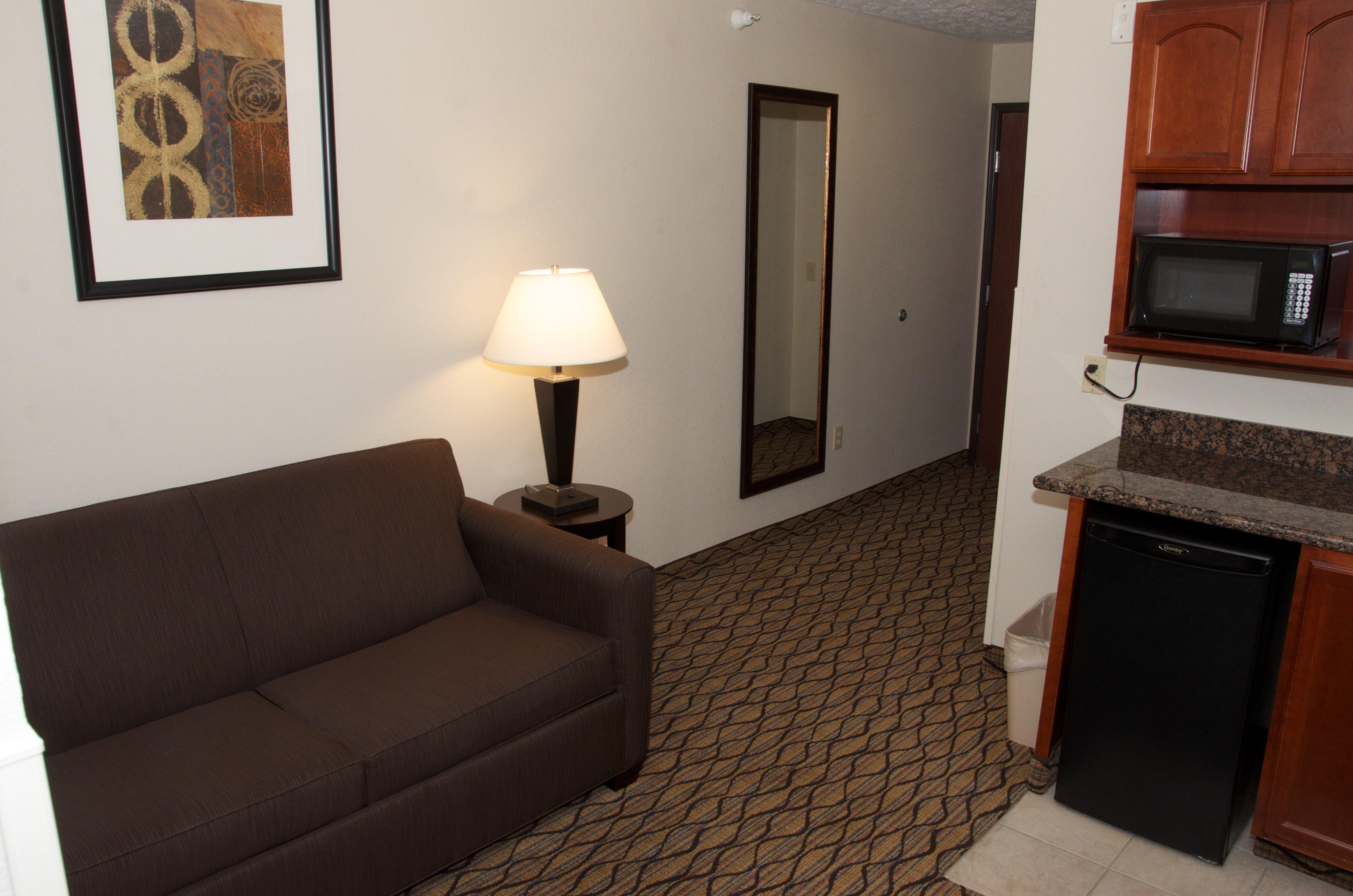 Holiday Inn Express Hotel & Suites Cadillac By Ihg Екстериор снимка